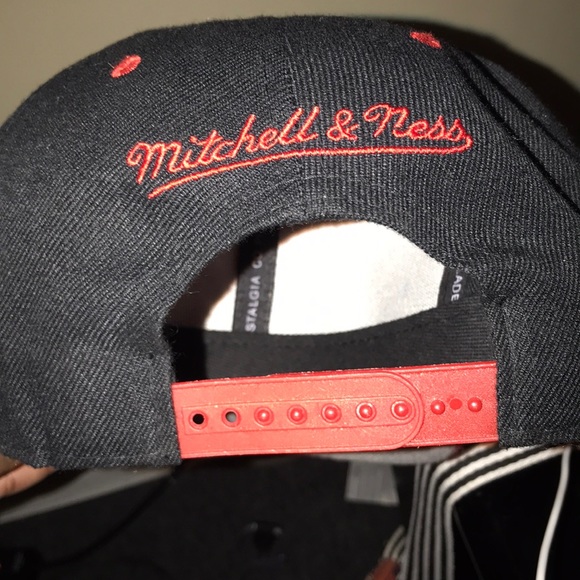 SnapBack fitted cap - Picture 3 of 3